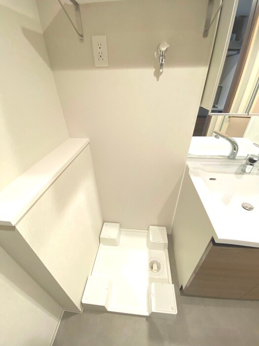 物件内観写真10　(洗濯機置場)