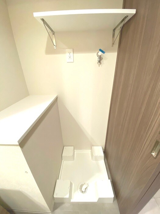 物件内観写真10　(洗濯機置場)