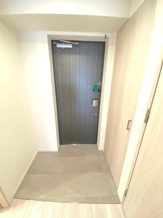 物件内観写真12　(玄関)