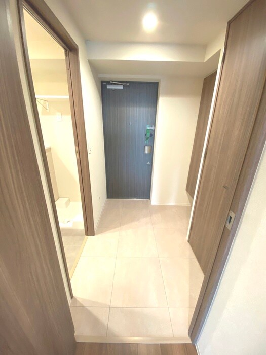 物件内観写真16　(玄関)