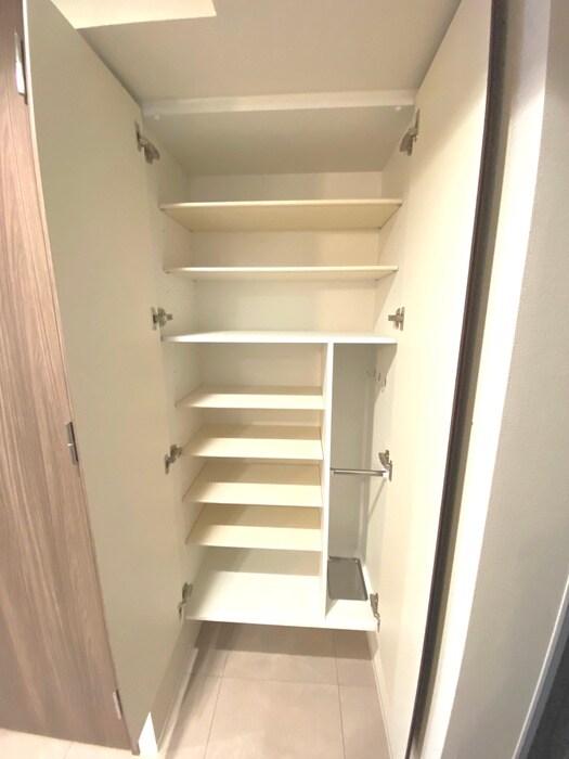 物件内観写真18　(靴箱)