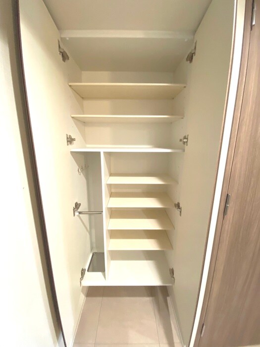 物件内観写真18　(靴箱)