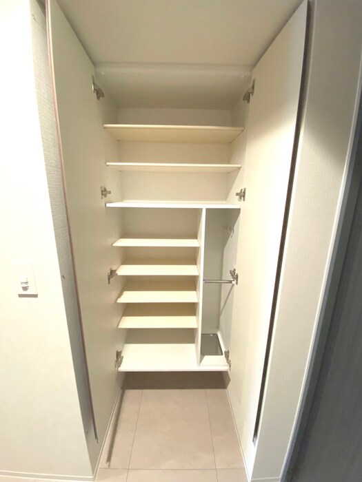 物件内観写真18　(靴箱)