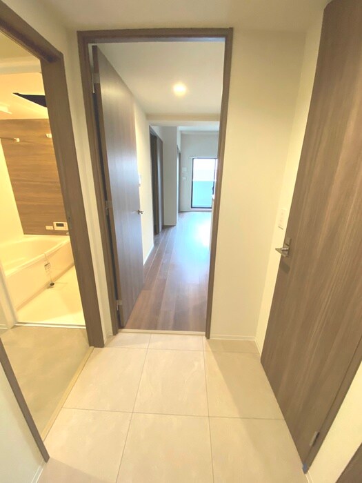 物件内観写真19　(玄関)