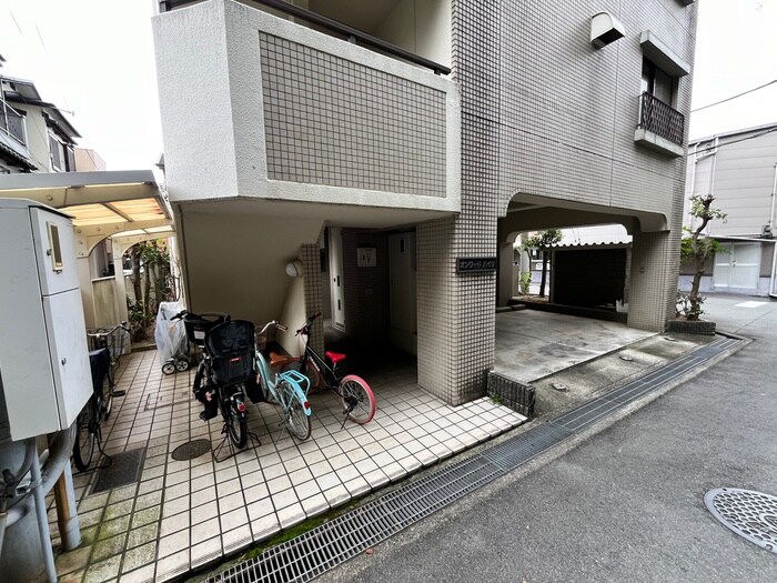 物件外観写真6　(駐輪場)