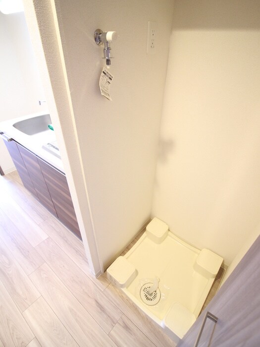 物件内観写真8　(洗濯機置場)