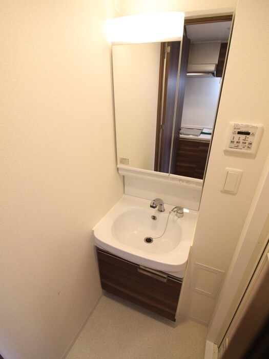 物件内観写真10　(洗面)