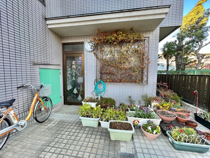 物件外観写真4　(エントランス部分)