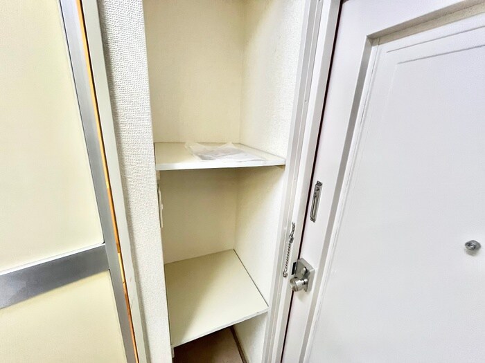 物件内観写真10　(靴箱)