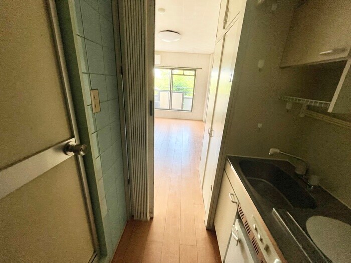 物件内観写真13　(廊下)