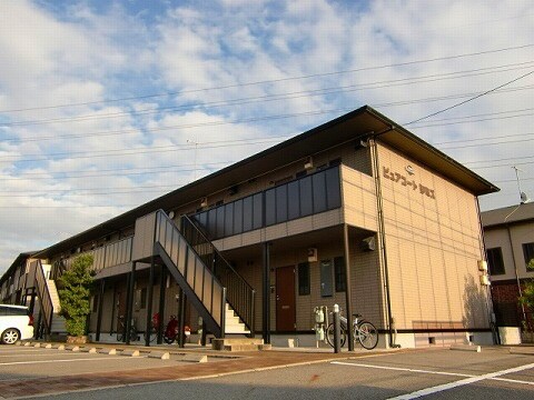 物件外観写真3　(駐車場)