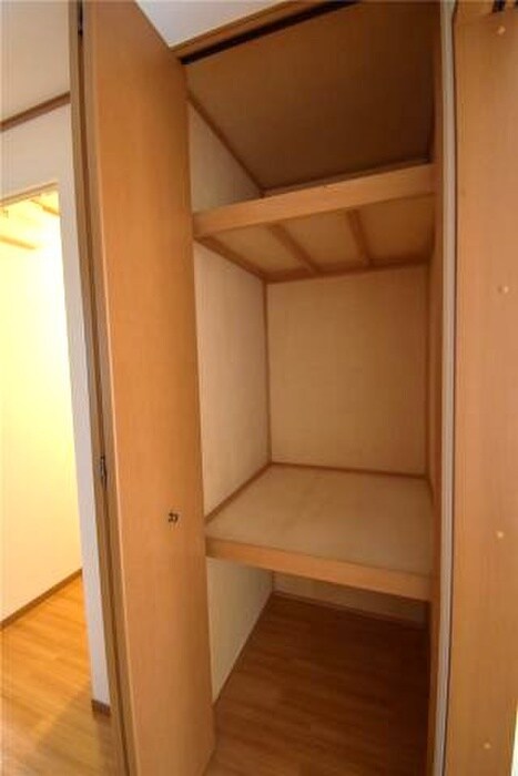 物件内観写真13　(収納)