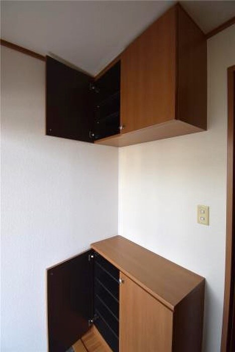 物件内観写真14　(靴箱)