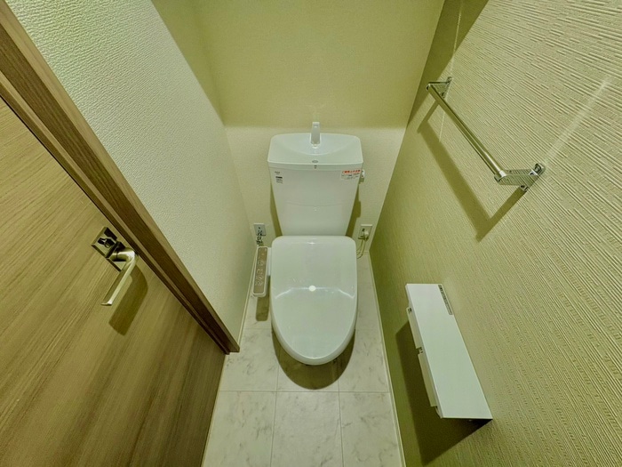 物件内観写真8　(トイレ)