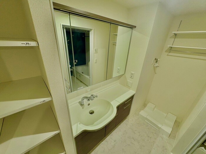 物件内観写真9　(洗面)