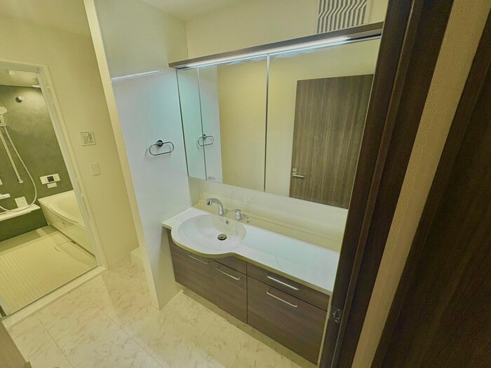 物件内観写真10　(洗面)