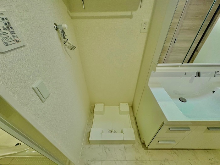 物件内観写真11　(洗濯機置場)