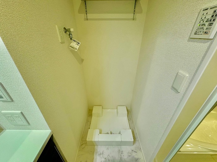 物件内観写真11　(洗濯機置場)