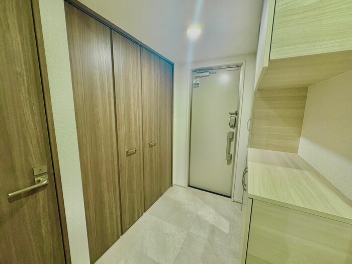 物件内観写真19　(玄関)