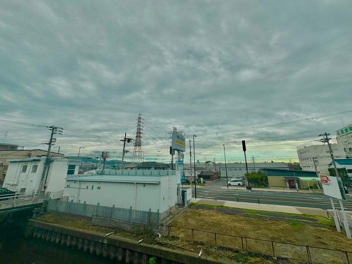 物件内観写真22　(室内からの展望)