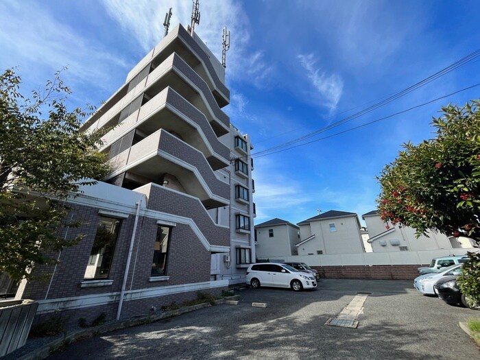 物件外観写真2　(駐車場)