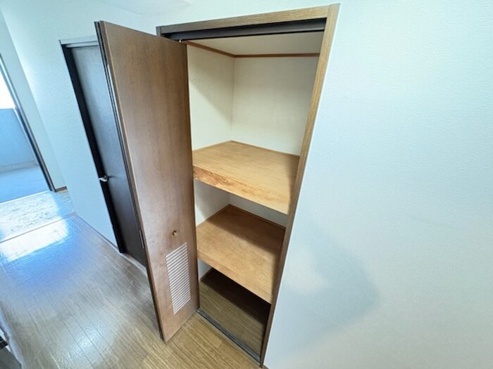 物件内観写真18　(収納)