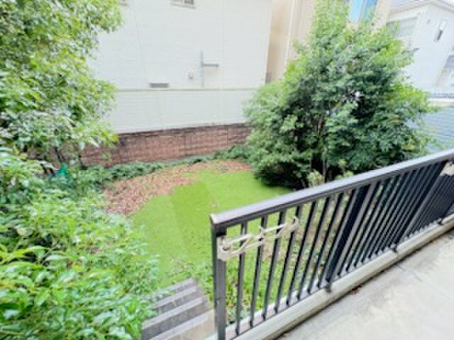 物件内観写真20　(室内からの展望)