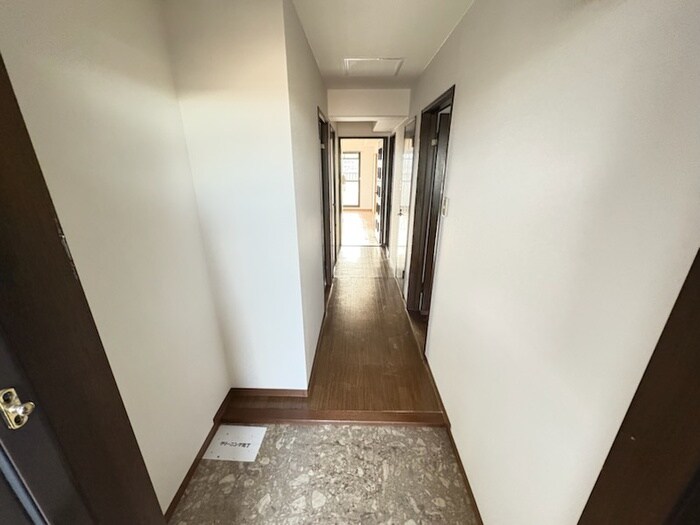 物件内観写真21　(廊下)