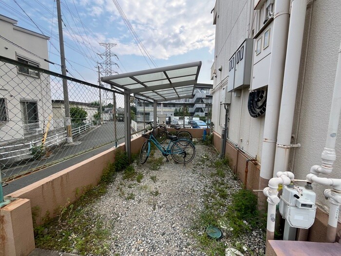物件外観写真6　(駐輪場)