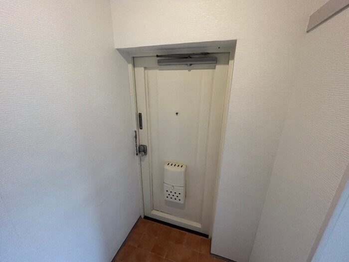 物件内観写真7　(玄関)