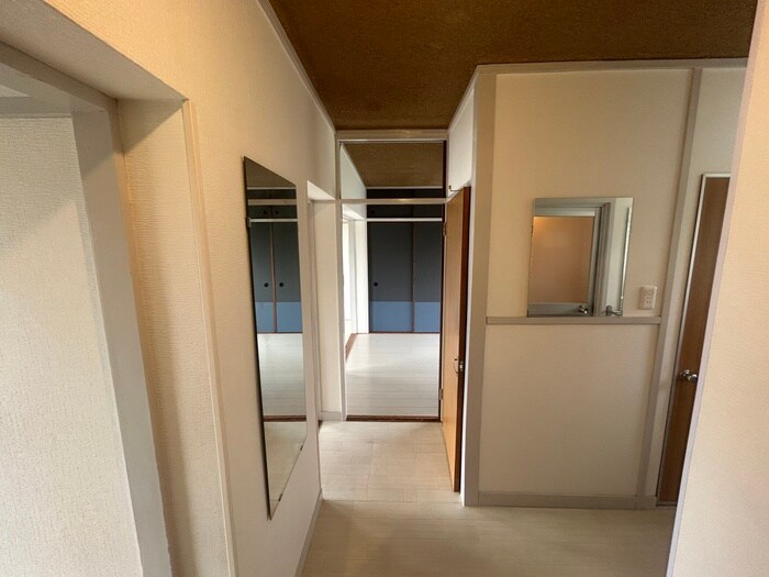 物件内観写真8　(廊下)
