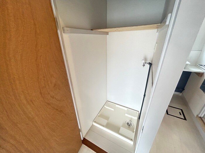 物件内観写真10　(洗濯機置場)