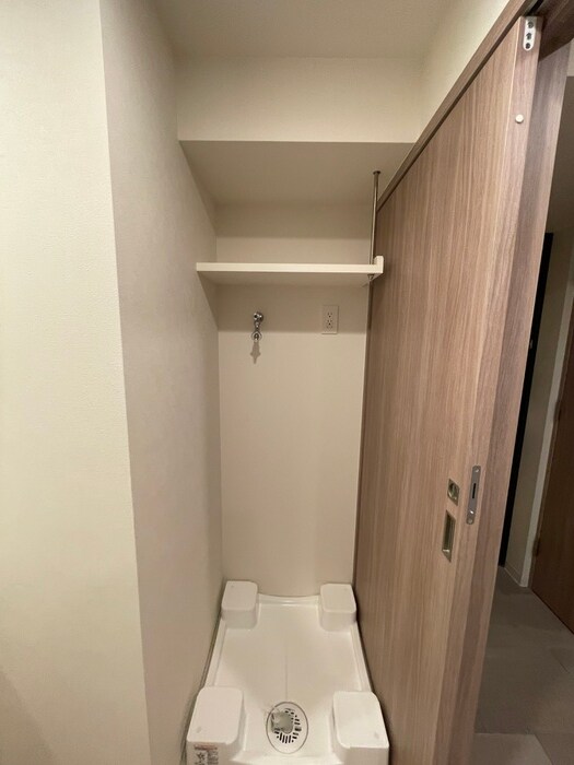 物件内観写真6　(洗濯機置場)