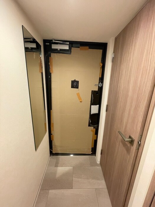 物件内観写真13　(玄関)