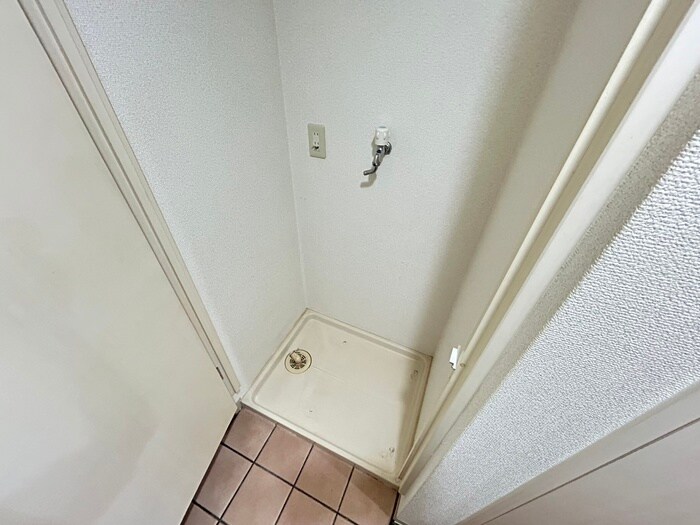 物件内観写真15　(洗濯機置場)