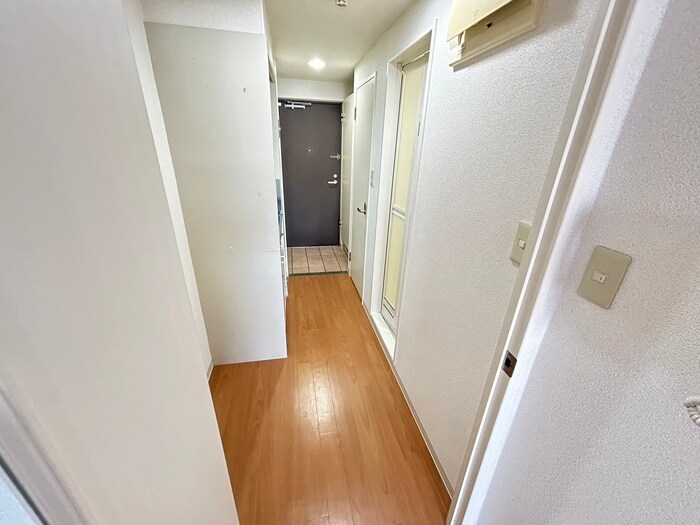 物件内観写真18　(廊下)
