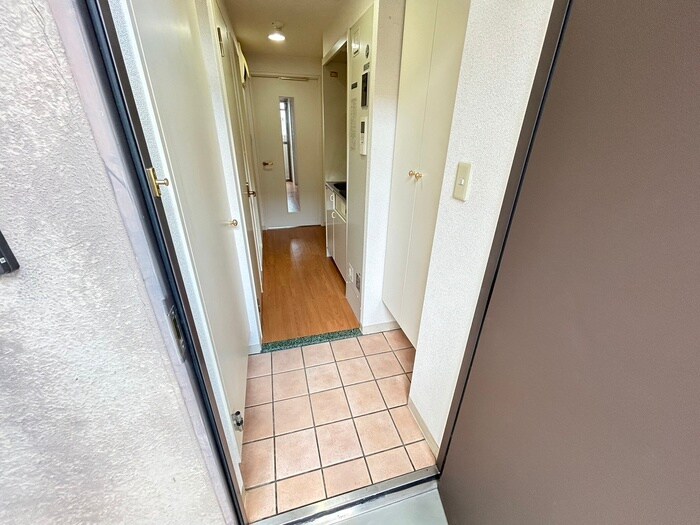 物件内観写真19　(玄関)