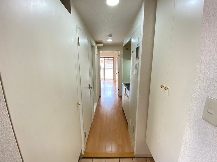 物件内観写真20　(廊下)