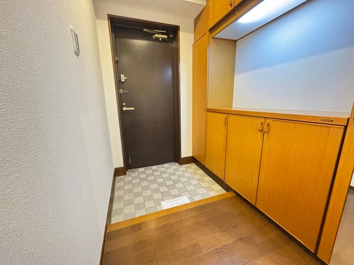 物件内観写真19　(玄関)