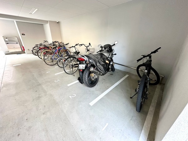 バイク置き場