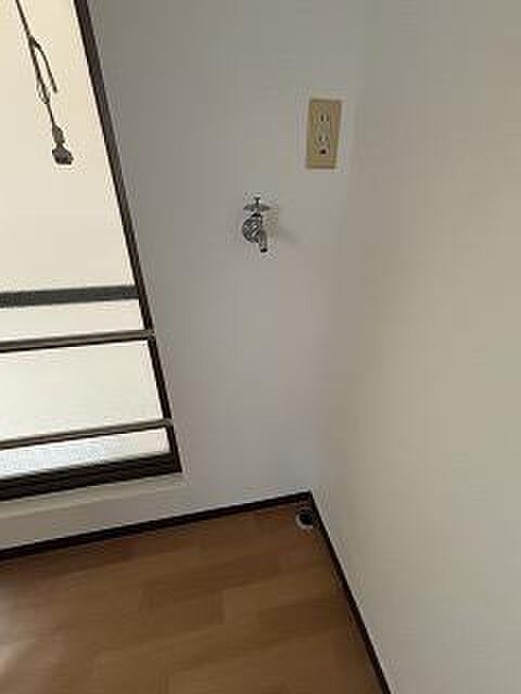 物件内観写真11　(洗濯機置場)