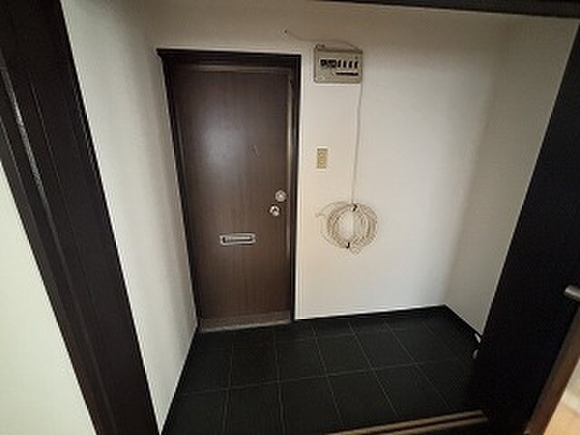 物件内観写真16　(玄関)