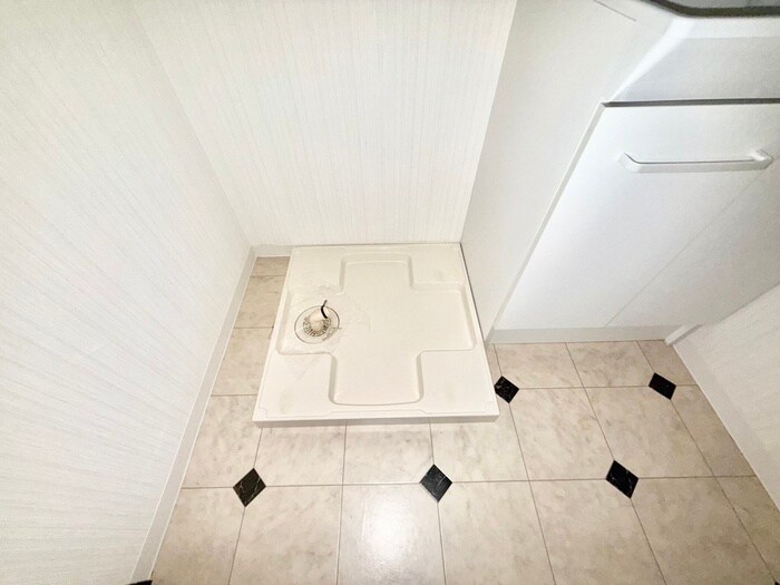 物件内観写真10　(洗濯機置場)