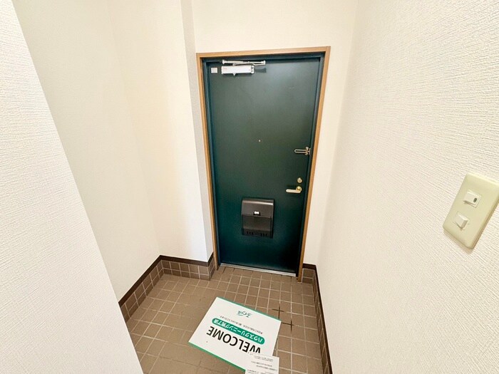 物件内観写真14　(玄関)