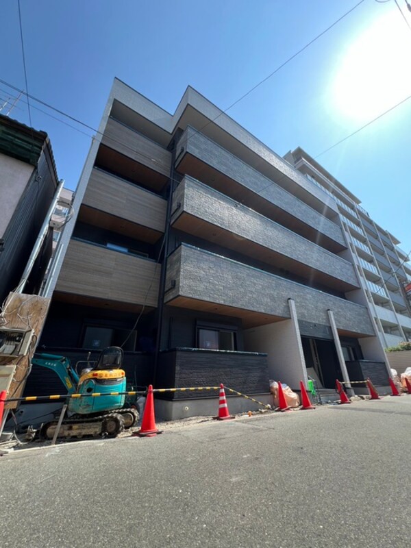 建築中
