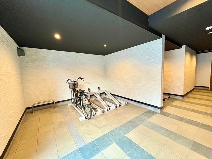 物件外観写真3　(駐輪場)
