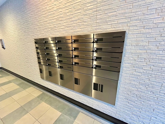 物件外観写真4　(エントランス部分)