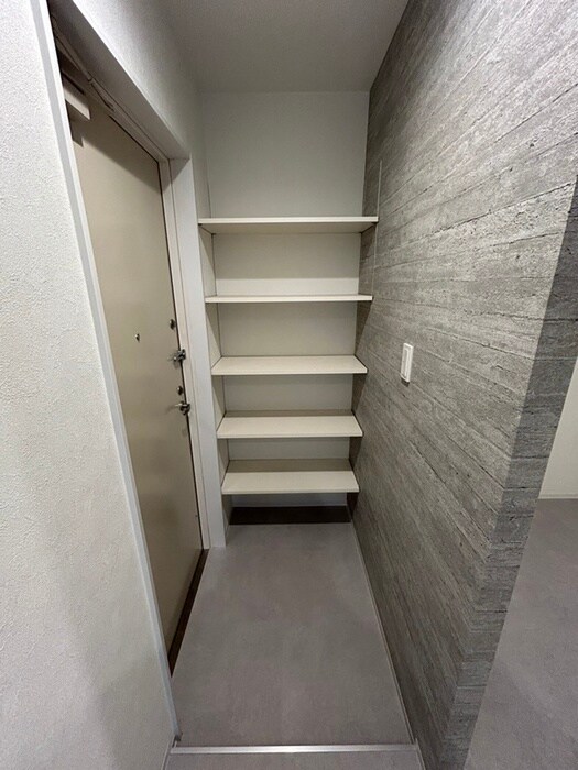 物件内観写真17　(玄関)