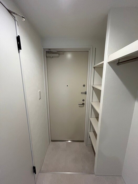 物件内観写真18　(玄関)