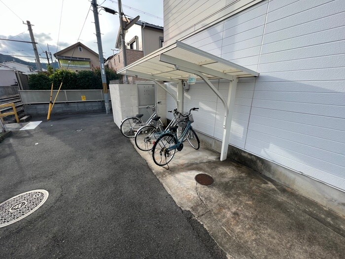 物件外観写真3　(駐輪場)